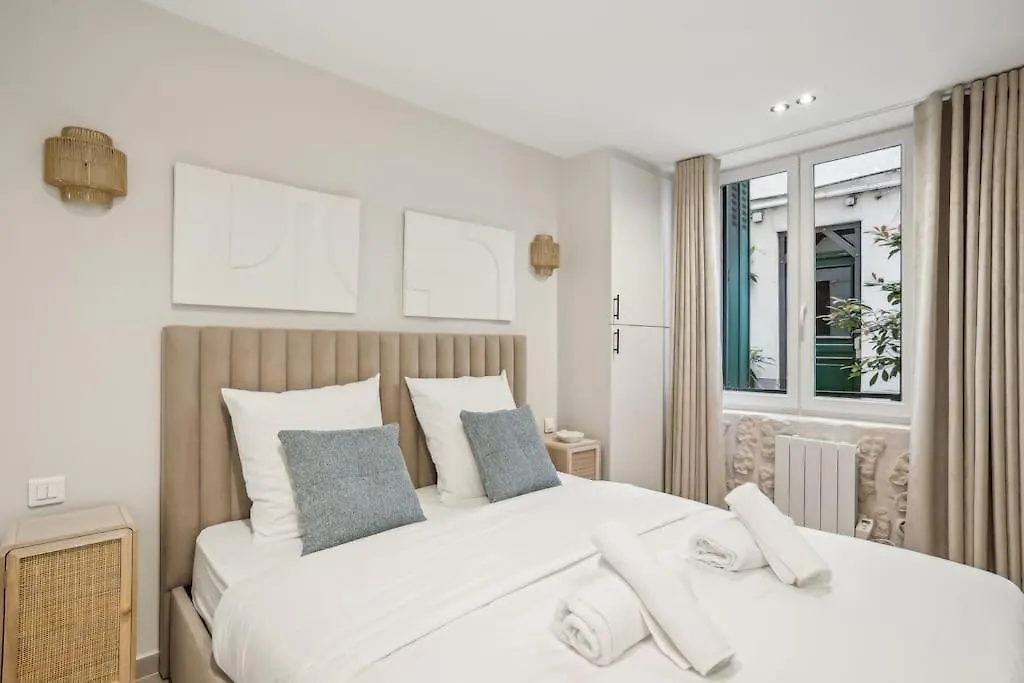 Cozy Nest 2 Steps From The Marais - 4 Pers Appartement Parijs