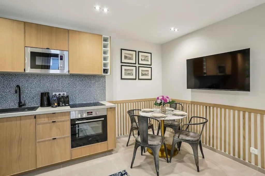 Cozy Nest 2 Steps From The Marais - 4 Pers Appartement Parijs